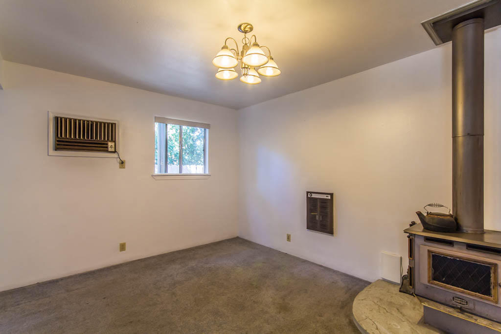 14789 Ravine Road Redding, CA 96003 - Photo 6 of 24 7 living