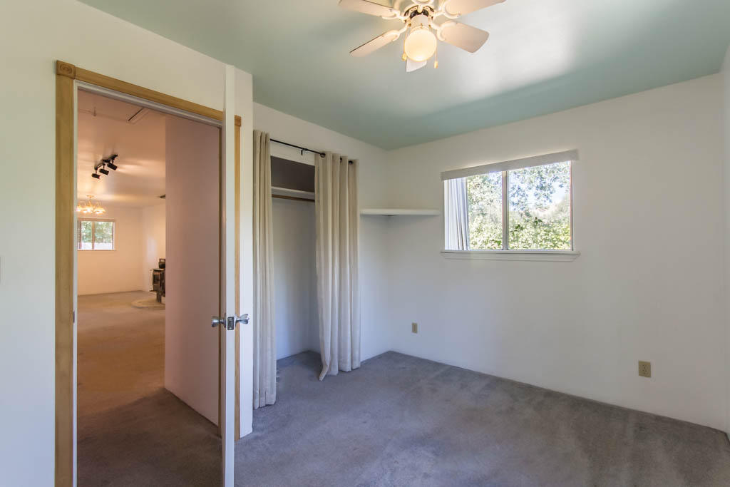 14789 Ravine Road Redding, CA 96003 - Photo 9 of 24 10 bedroom