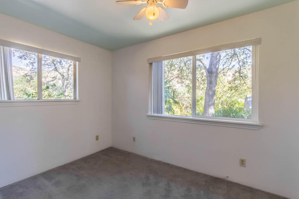 14789 Ravine Road Redding, CA 96003 - Photo 10 of 24 11 bedroom