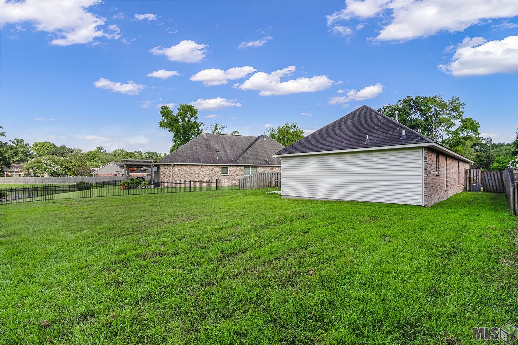 8671 Summer Grove Avenue Baton Rouge, LA 70820 - Photo 2 of 23