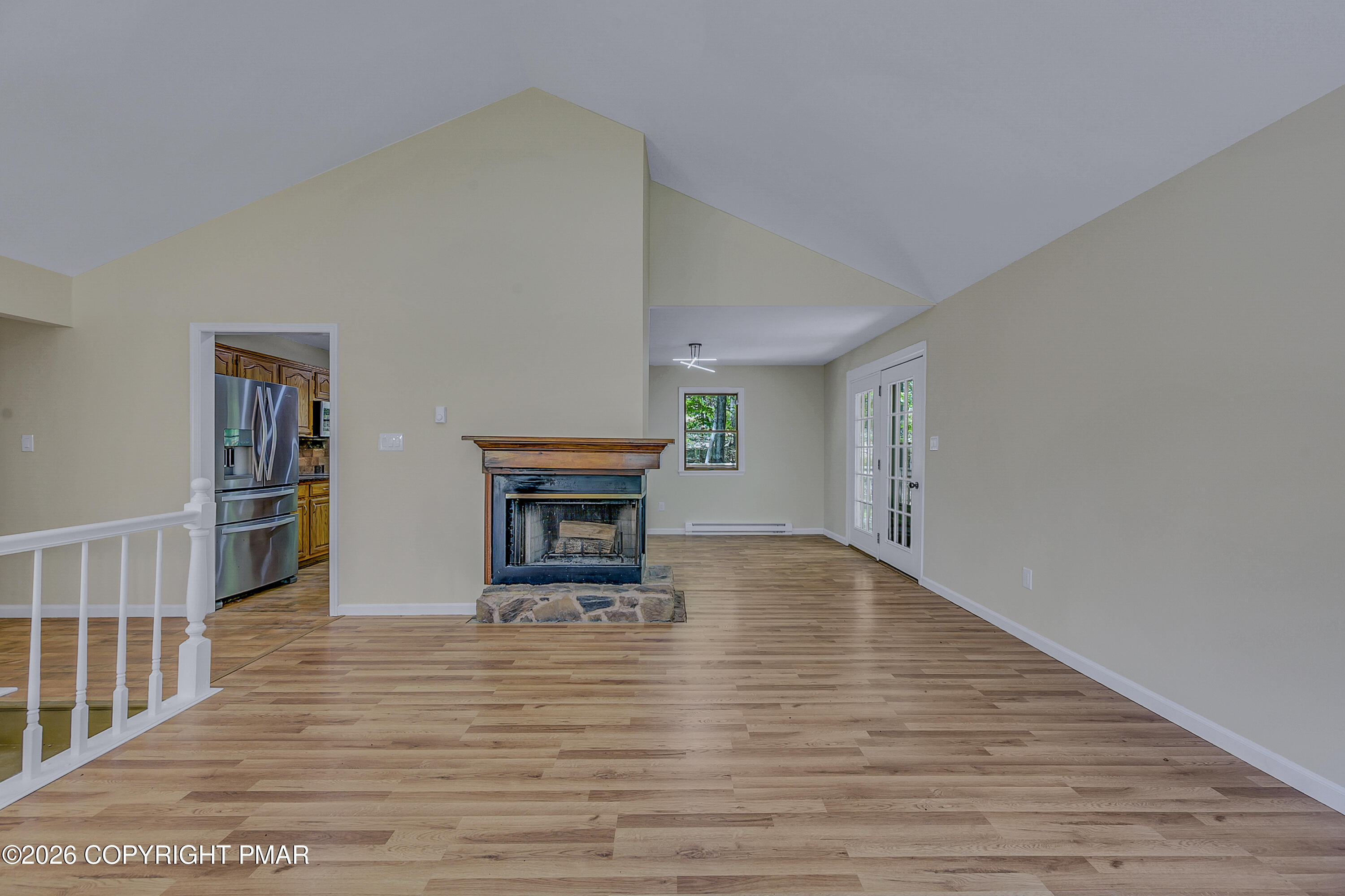 171 Foothill Boulevard Effort, PA 18330 - Photo 4 of 47 Living Room