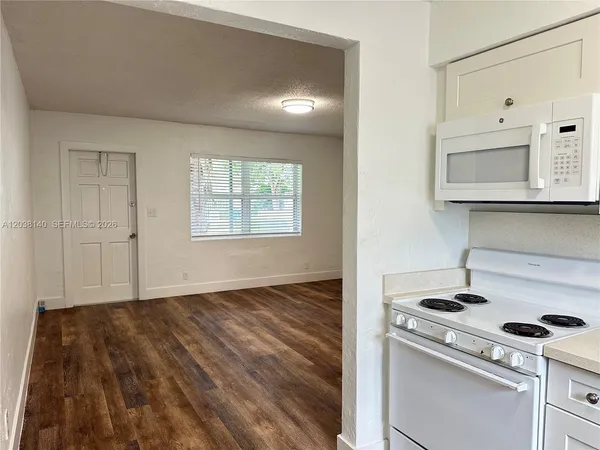 $1,450 | 1821 Thomas Street, Unit 2, Hollywood, FL 33020
