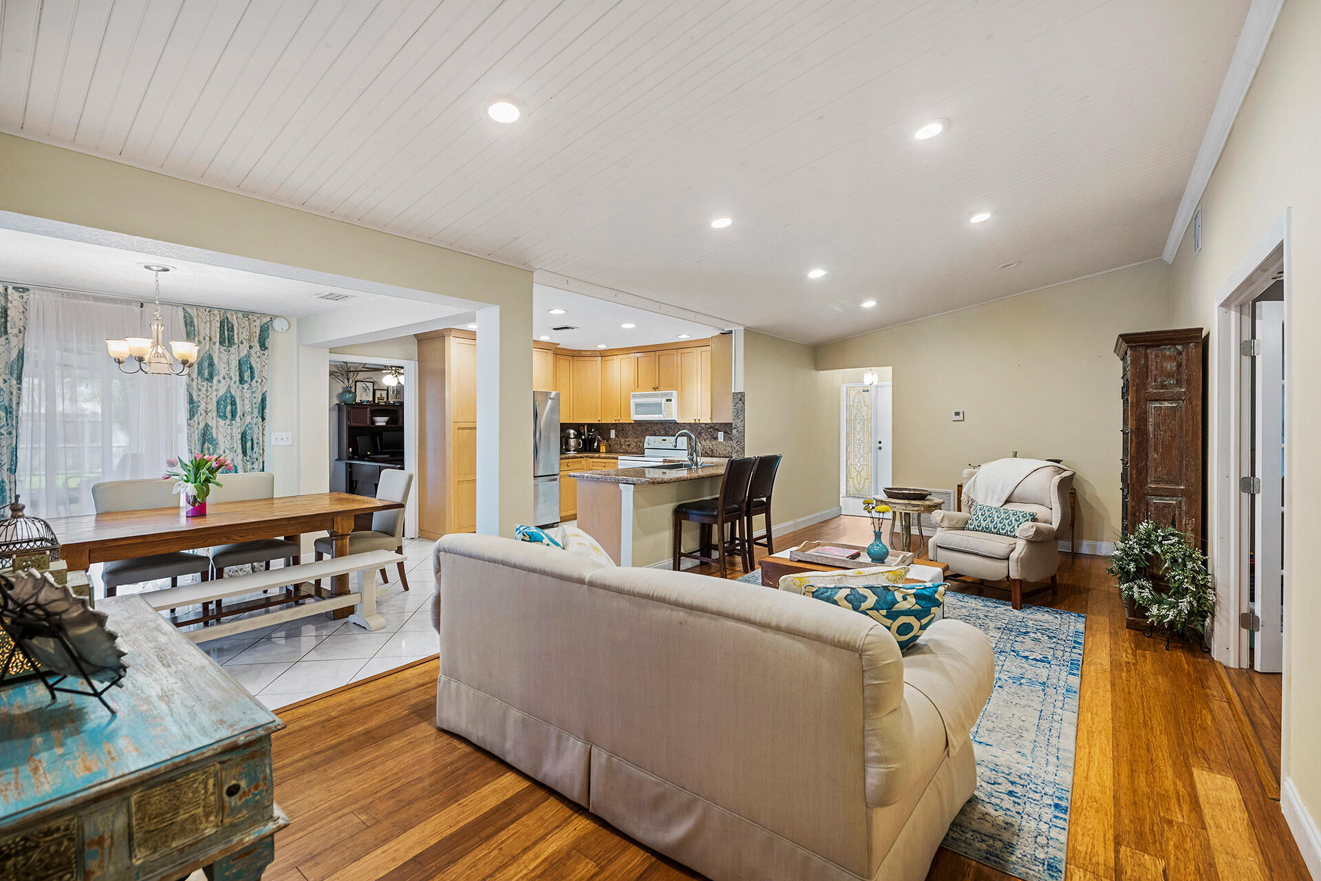 1498 West Royal Palm Road Boca Raton, FL 33486 - Photo 15 of 22 Family room