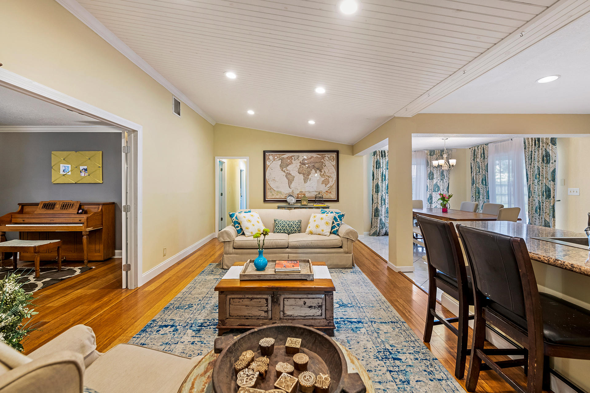 1498 West Royal Palm Road Boca Raton, FL 33486 - Photo 10 of 22 Family room