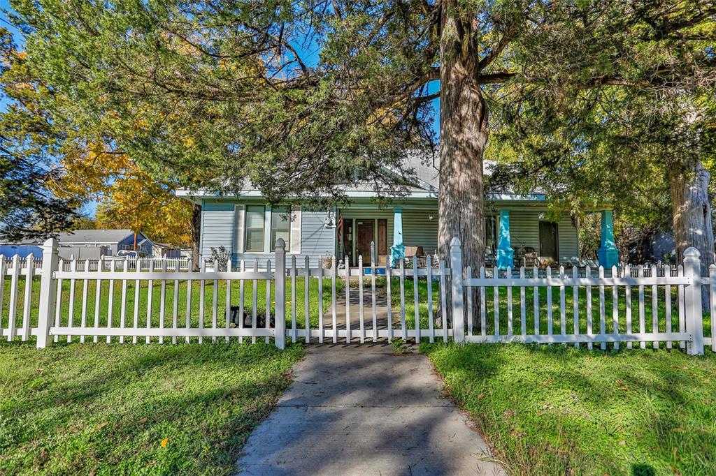 1403 East Broadway St