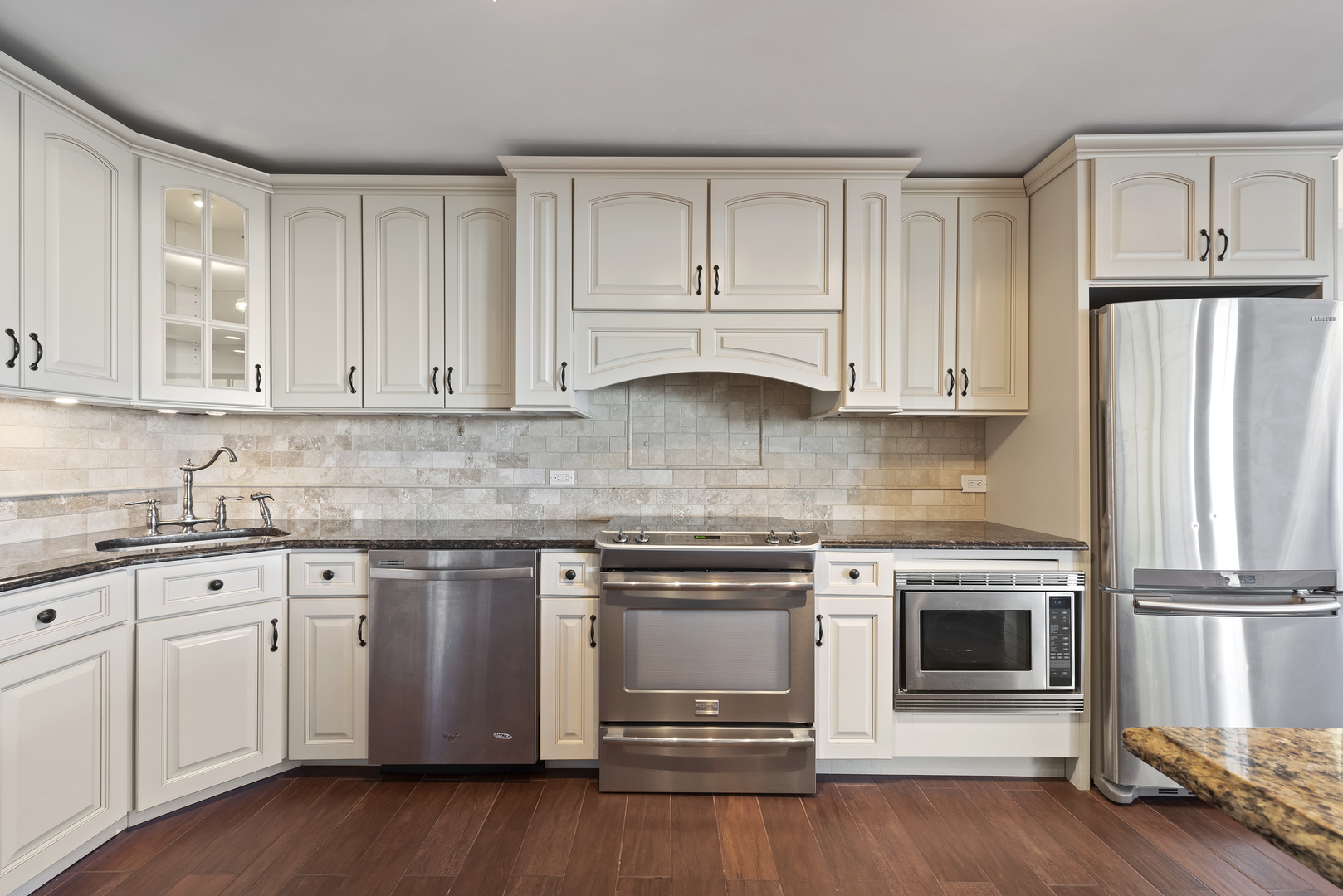 5733 North Sheridan Road, Unit 12B Chicago, IL 60660 - Photo 13 of 25