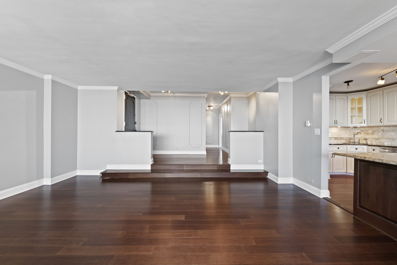5733 North Sheridan Road, Unit 12B Chicago, IL 60660 - Photo 14 of 25