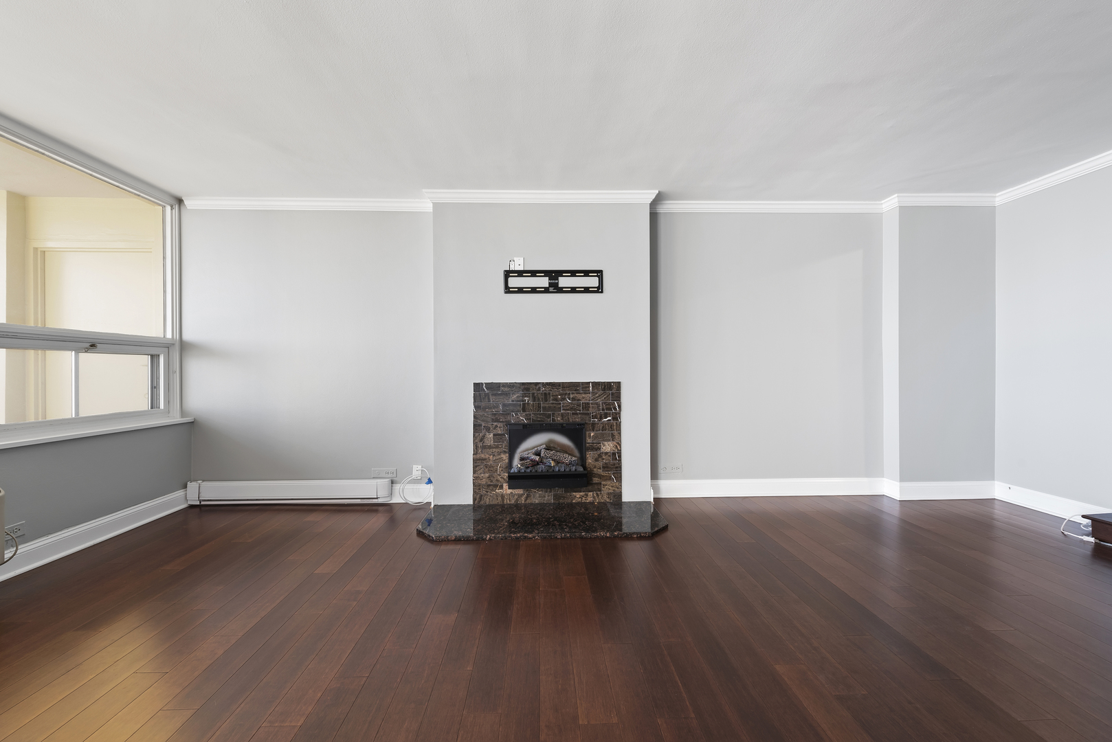 5733 North Sheridan Road, Unit 12B Chicago, IL 60660 - Photo 4 of 25