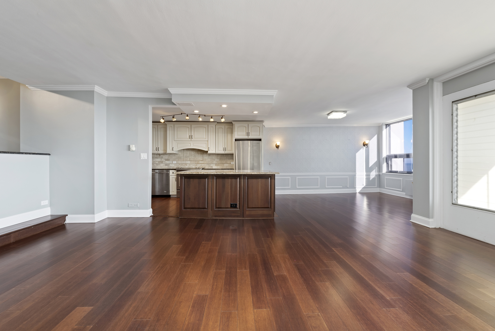 5733 North Sheridan Road, Unit 12B Chicago, IL 60660 - Photo 7 of 25