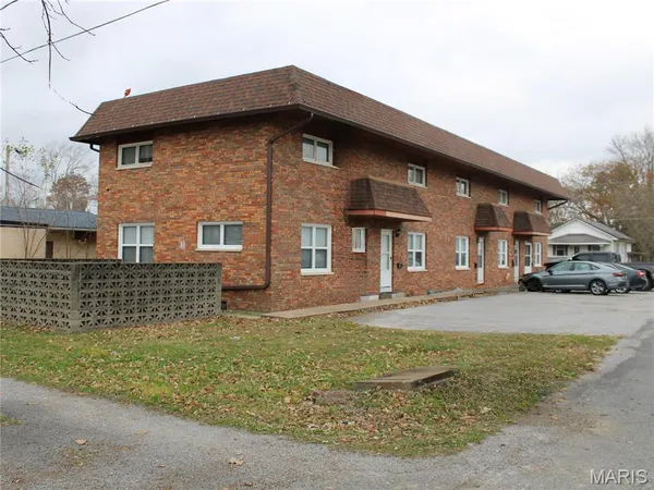 $330,000 | 419 West Main Street, Du Quoin, IL 62832