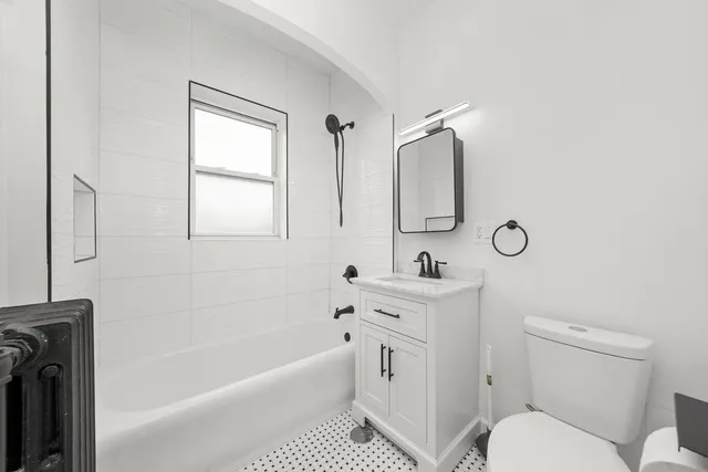 $194,999 | 5329 South Dorchester Avenue, Unit 3B, Chicago, IL 60615