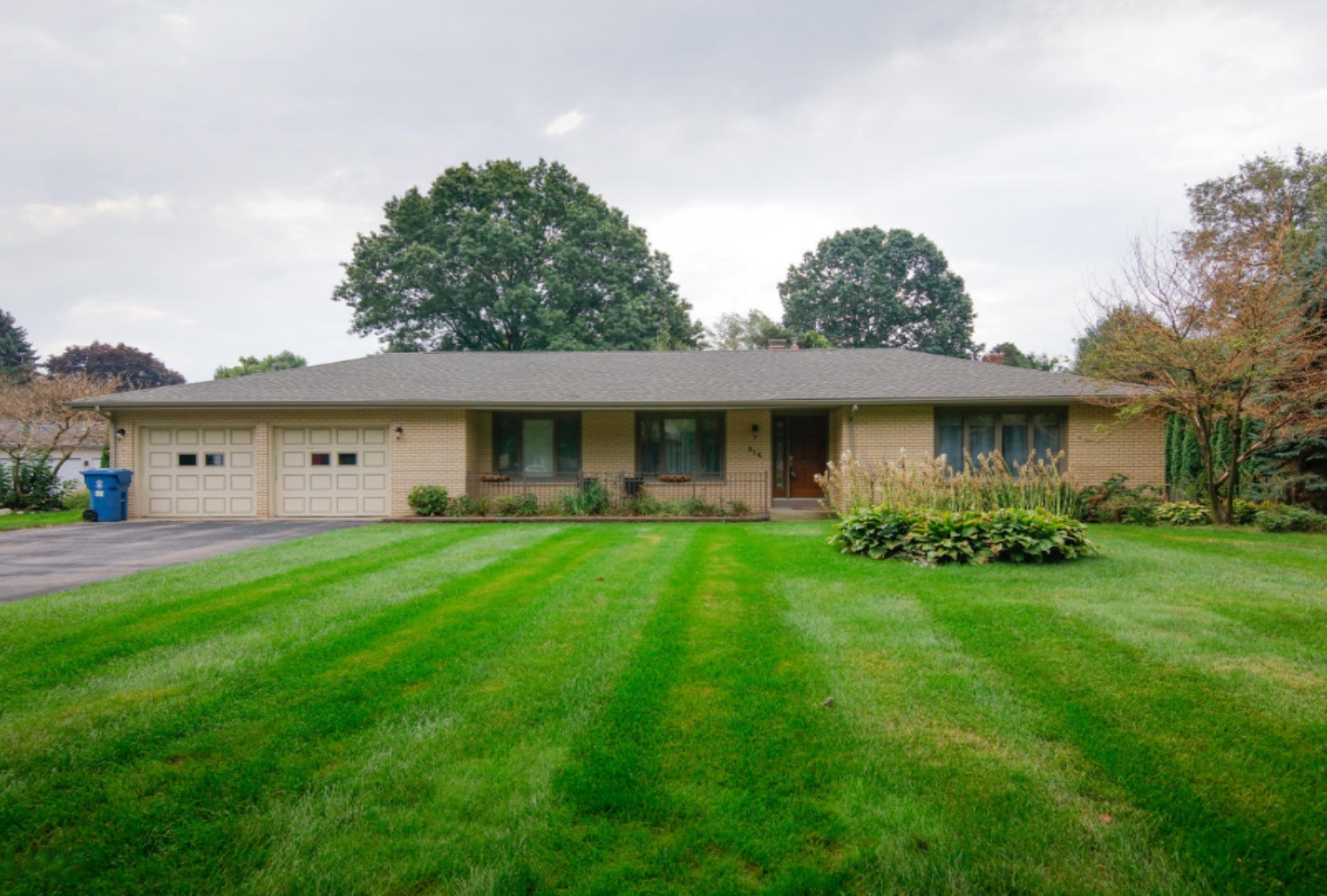 316 West Ridge Circle Kalamazoo, MI 49009 - Photo 3 of 24 316 Ridge Circle-103
