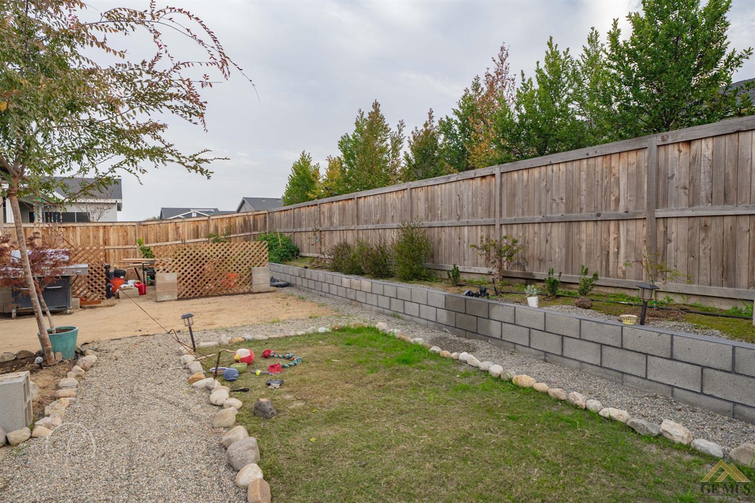 Undisclosed Address Shafter, CA 93263 - Photo 29 of 30 a view of a backyard