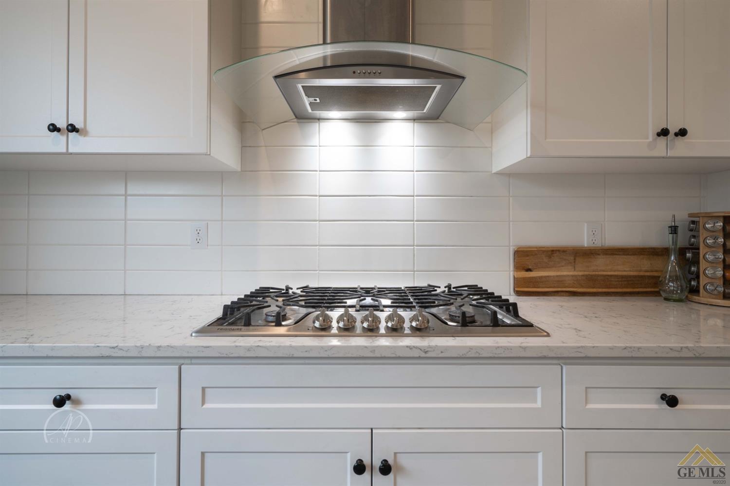 Undisclosed Address Shafter, CA 93263 - Photo 6 of 30 a bathroom with a stove