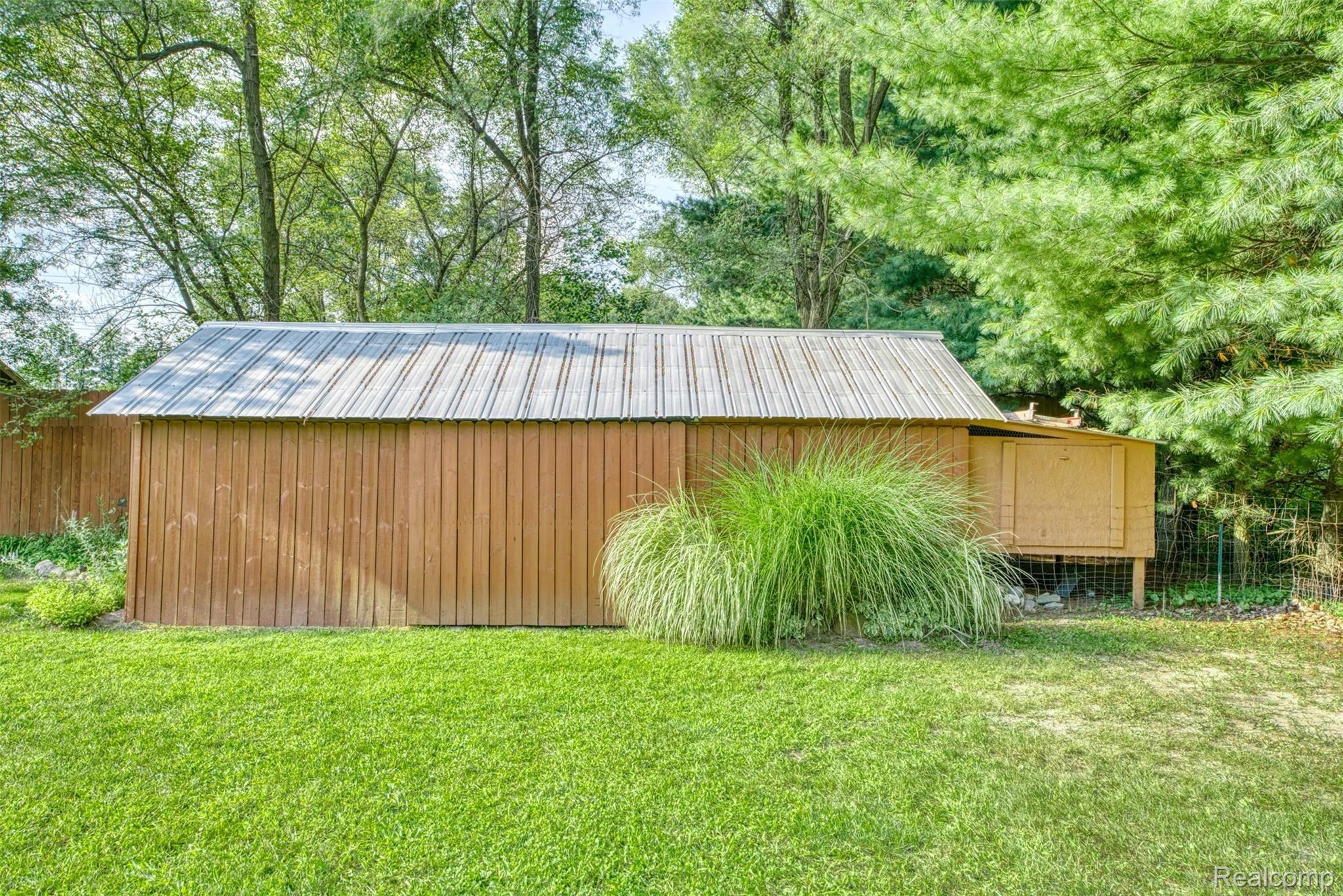 10292 Antcliff Road Fowlerville, MI 48836 - Photo 47 of 50 WOOD CRIB BARN ADDED IN '12