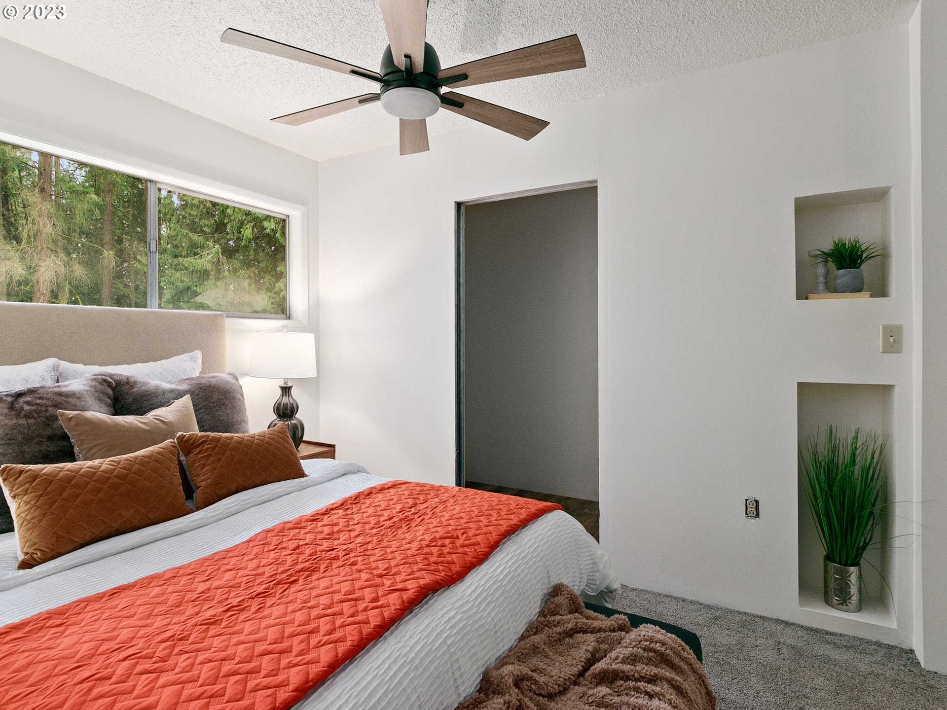 14113 South Graves Road Mulino, OR 97042 - Photo 14 of 33 a bedroom with furniture and a window