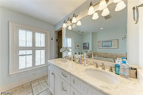 $1,749,000 | 793 Jungle Queen Way, Longboat Key, FL 34228