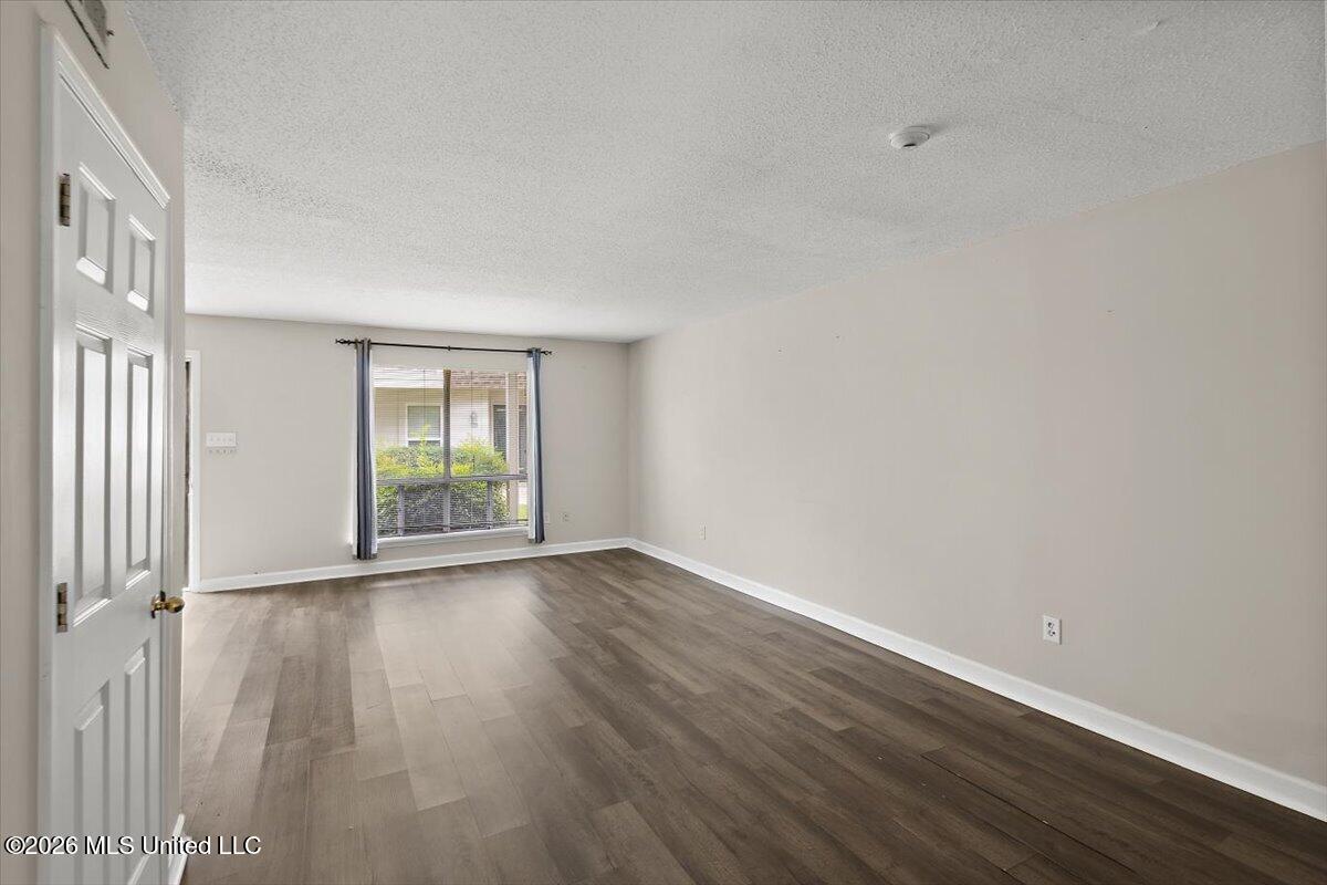 550 Post Road, Unit 405 Ridgeland, MS 39157 - Photo 7 of 36 07-HTP_5740