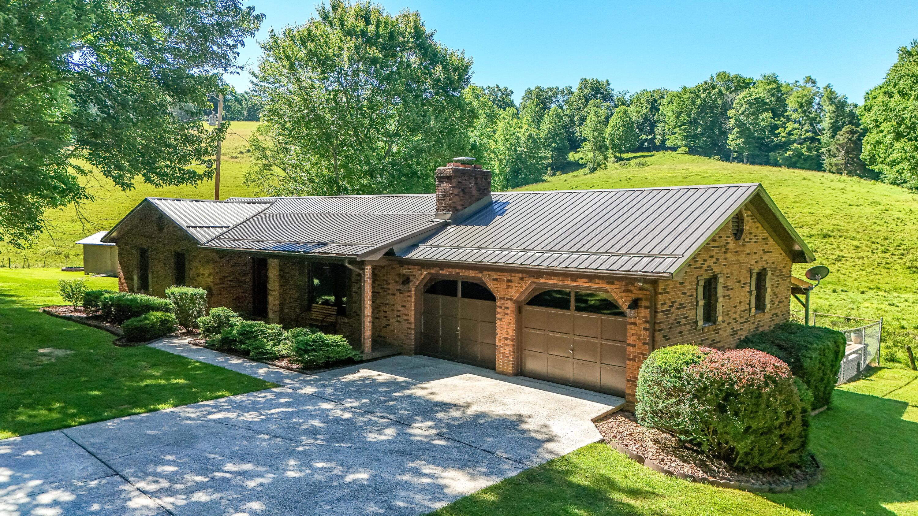 2774 Sasser Road London, KY 40744 - Photo 2 of 51 LightroomRealEstateEdits
