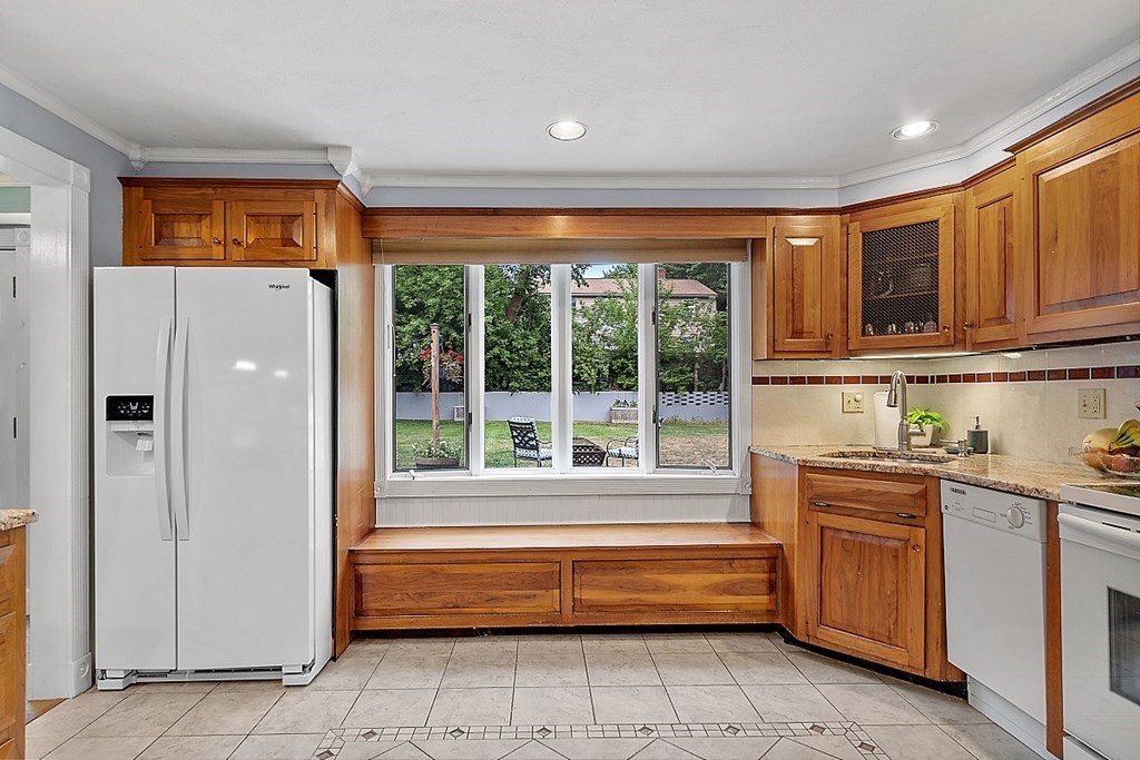 7 Iroquois Road Danvers, MA 01923 - Photo 12 of 30 Gallery Image 12