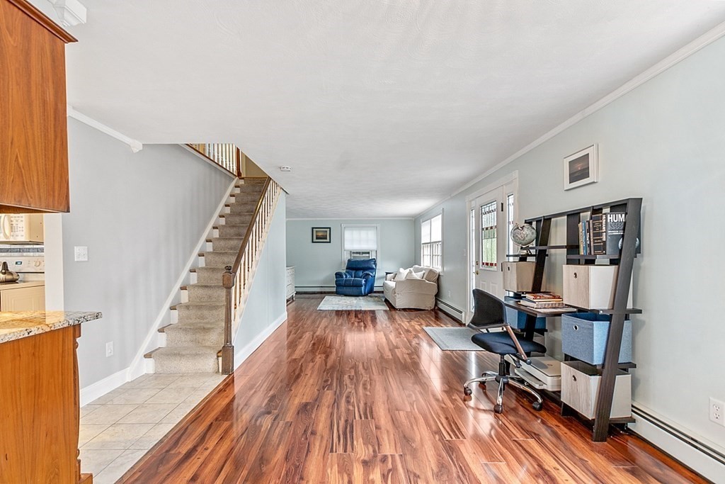 7 Iroquois Road Danvers, MA 01923 - Photo 4 of 30 Gallery Image 4
