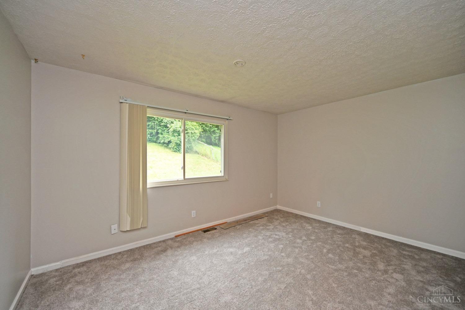 5145 Rapid Run Road Cincinnati, OH 45238 - Photo 16 of 34