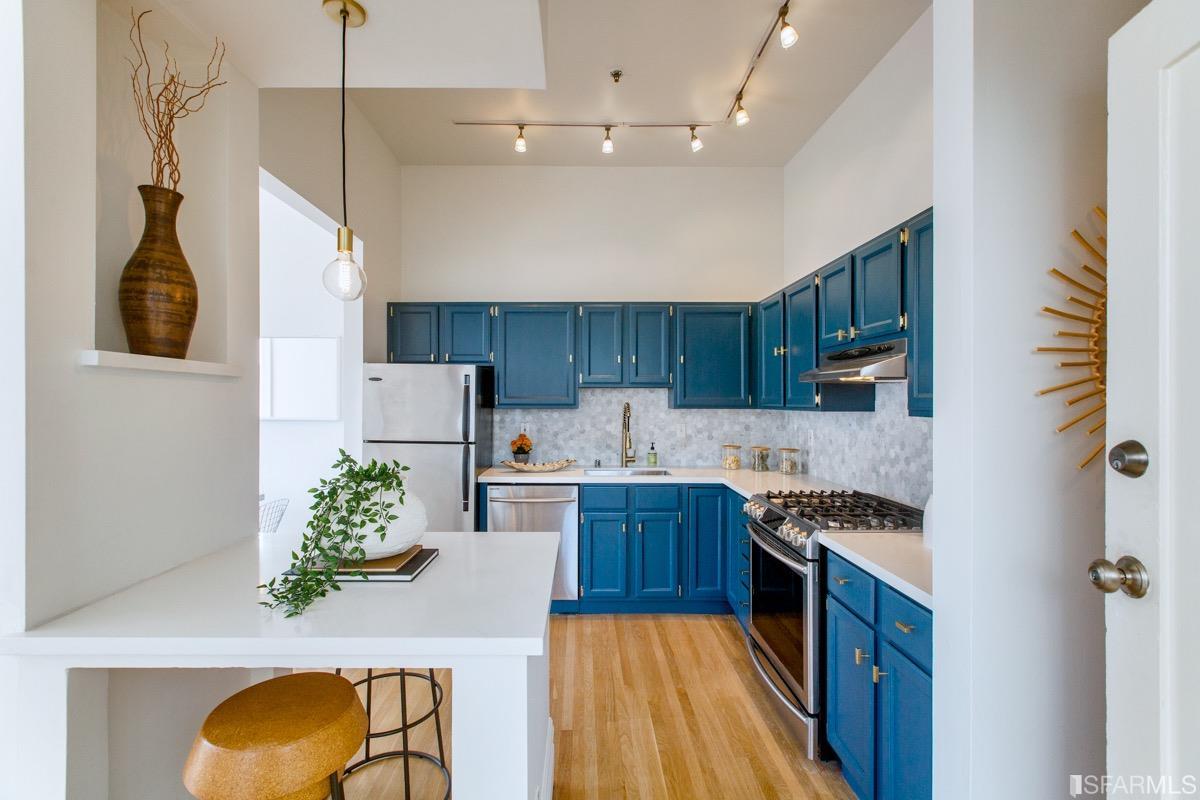 140 Divisadero Street, Unit 5 San Francisco, CA 94117 - Photo 2 of 26