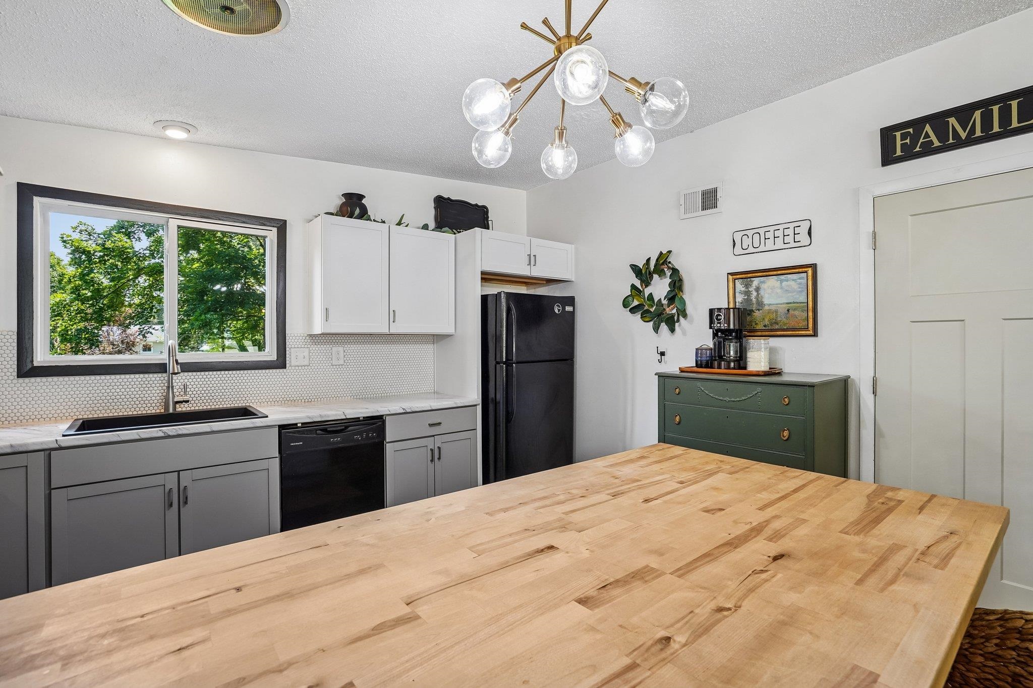 816 11th Street Baraboo, WI 53913 - Photo 14 of 31