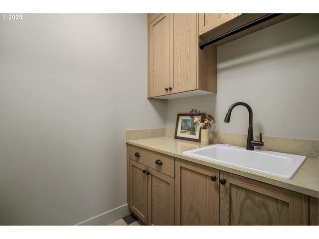 $639,900 | 7541 Lennox Lane Northeast, Keizer, OR 97303