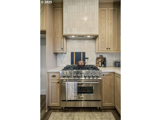 $639,900 | 7541 Lennox Lane Northeast, Keizer, OR 97303