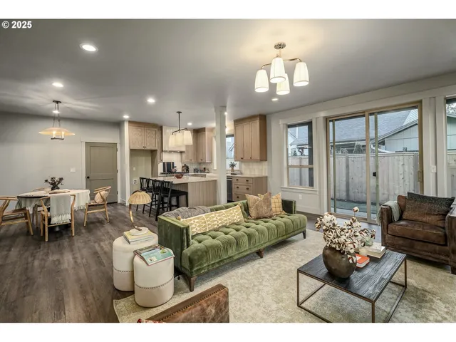 $639,900 | 7541 Lennox Lane Northeast, Keizer, OR 97303