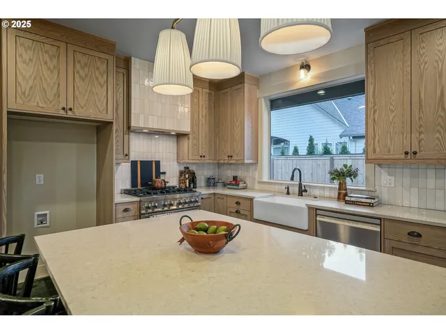 $639,900 | 7541 Lennox Lane Northeast, Keizer, OR 97303