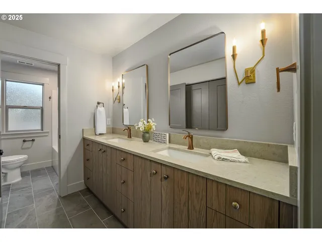 $639,900 | 7541 Lennox Lane Northeast, Keizer, OR 97303