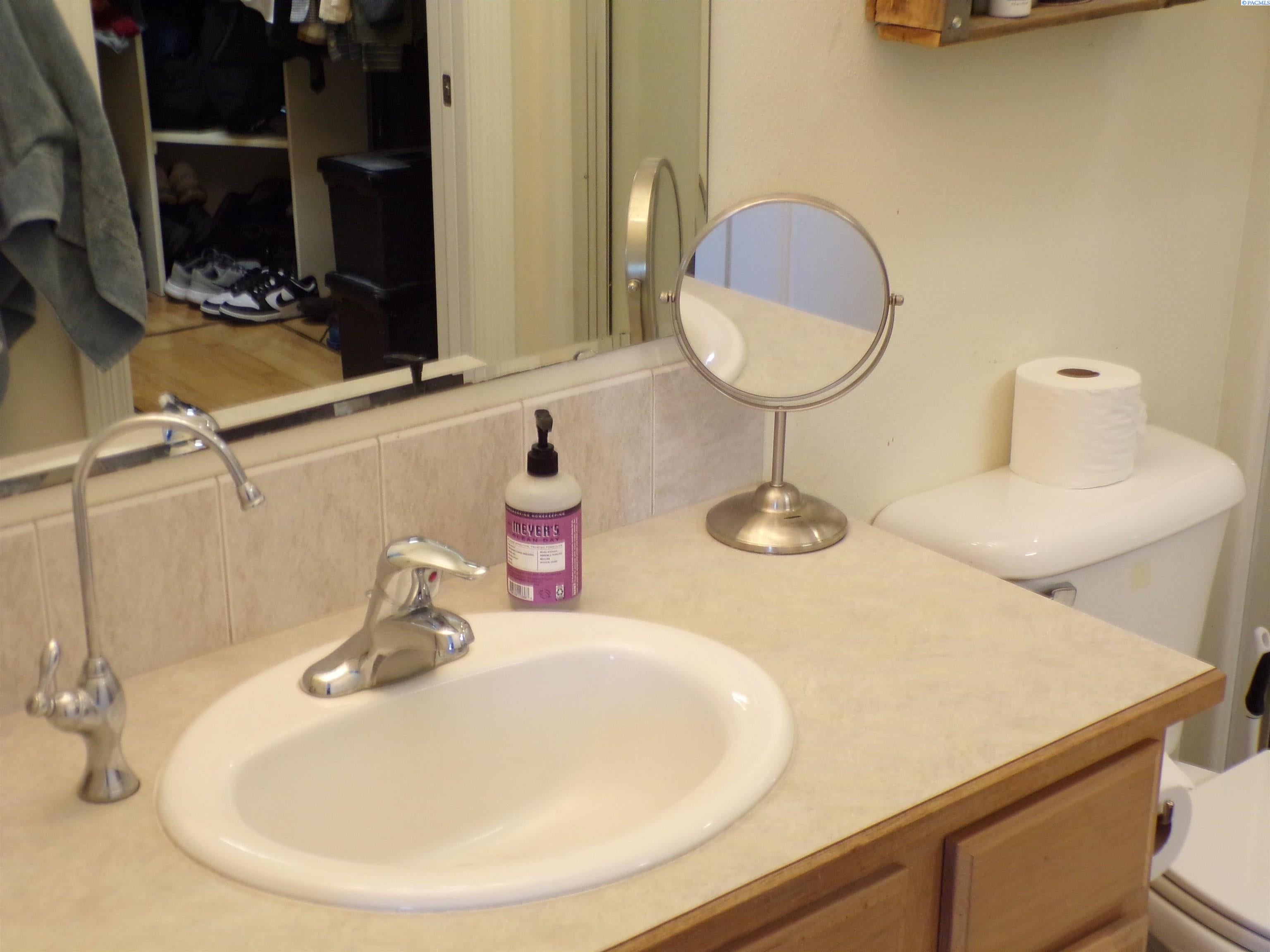 481 Apricot Road Grandview, WA 98930 - Photo 21 of 27 Gallery Image 21