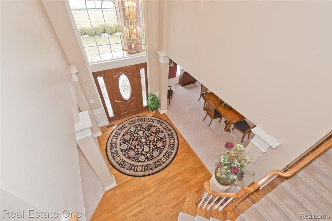 5688 Stonehaven Boulevard Rochester, MI 48306 - Photo 27 of 69 View of entry foyer from overhead bridge