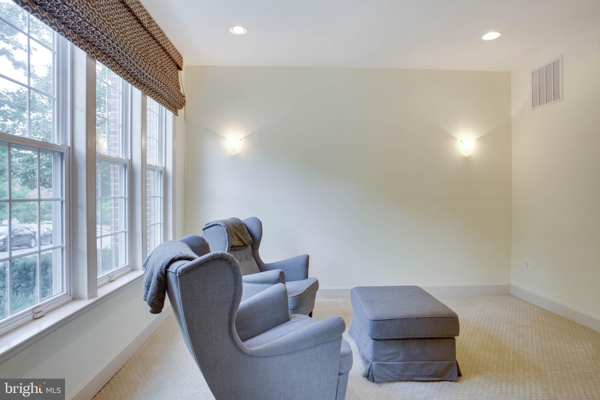 601 Spectator Avenue Landover, MD 20785 - Photo 8 of 56