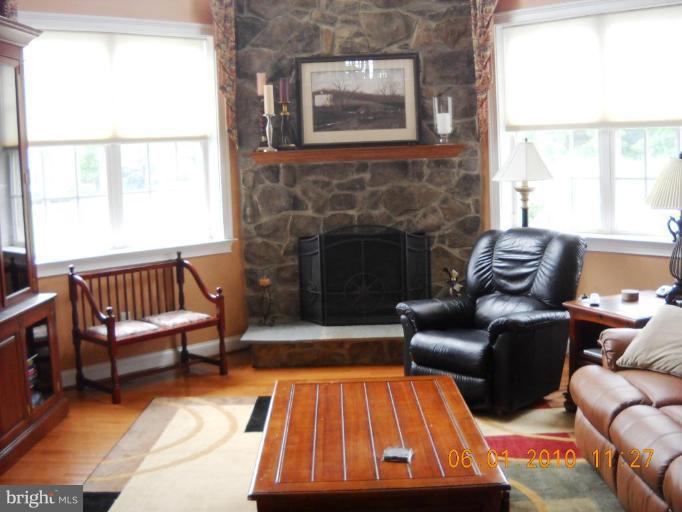 3415 Meredith Ridge Road Phoenix, MD 21131 - Photo 5 of 20 Family Room