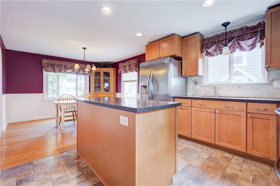 33 Catalpa Road Irondequoit, NY 14617 - Photo 5 of 22 Large Modern Kitchen