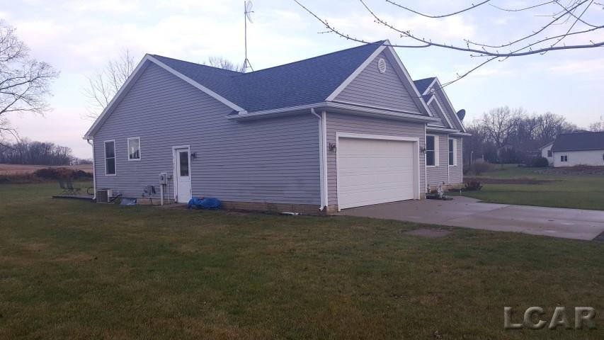 2120 Laberdee Road Adrian, MI 49221 - Photo 4 of 10 31308460-3.JPG