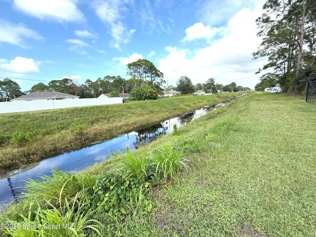 $2,000 | 239 Brickell Street Southeast, Palm Bay, FL 32909