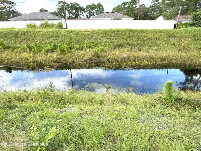 $2,000 | 239 Brickell Street Southeast, Palm Bay, FL 32909