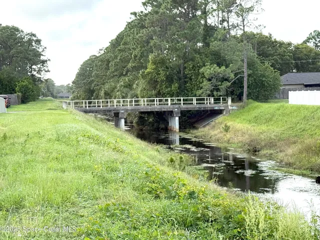 $2,000 | 239 Brickell Street Southeast, Palm Bay, FL 32909