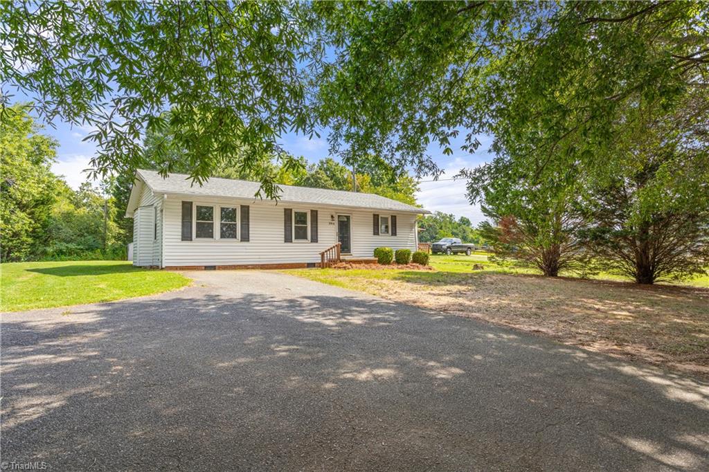 2914 Tyro Road Lexington, NC 27295 - Photo 2 of 25
