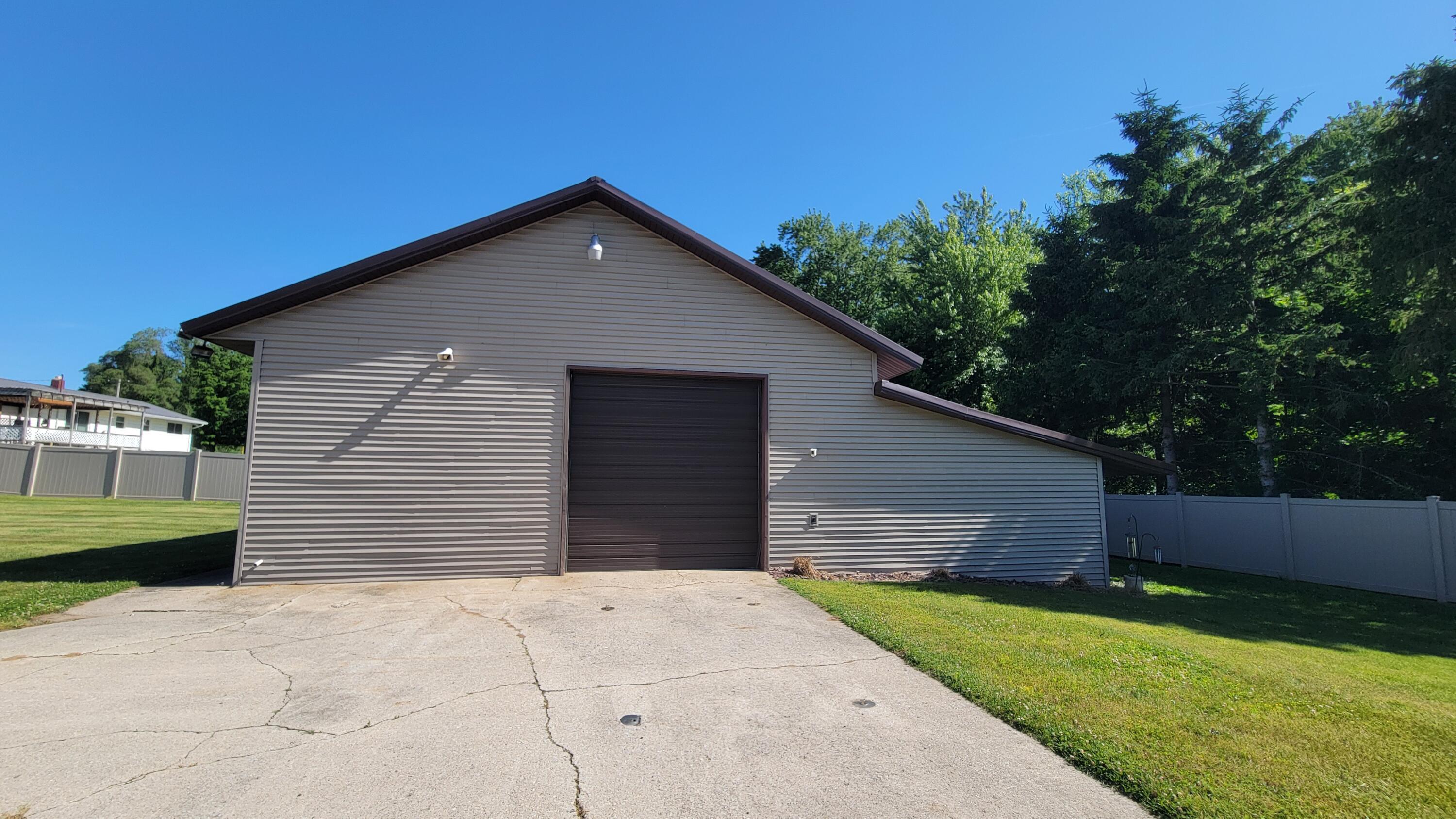 68855 Carls Road Sturgis, MI 49091 - Photo 3 of 17 20260530_102148