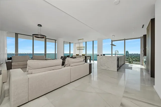$4,595,000 | 2000 South Ocean Drive, Unit 30B, Hallandale Beach, FL 33009
