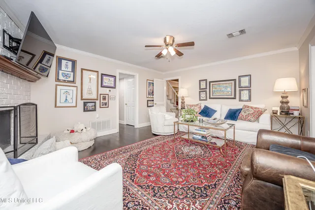 $359,900 | 910 Warren Street, Pascagoula, MS 39567