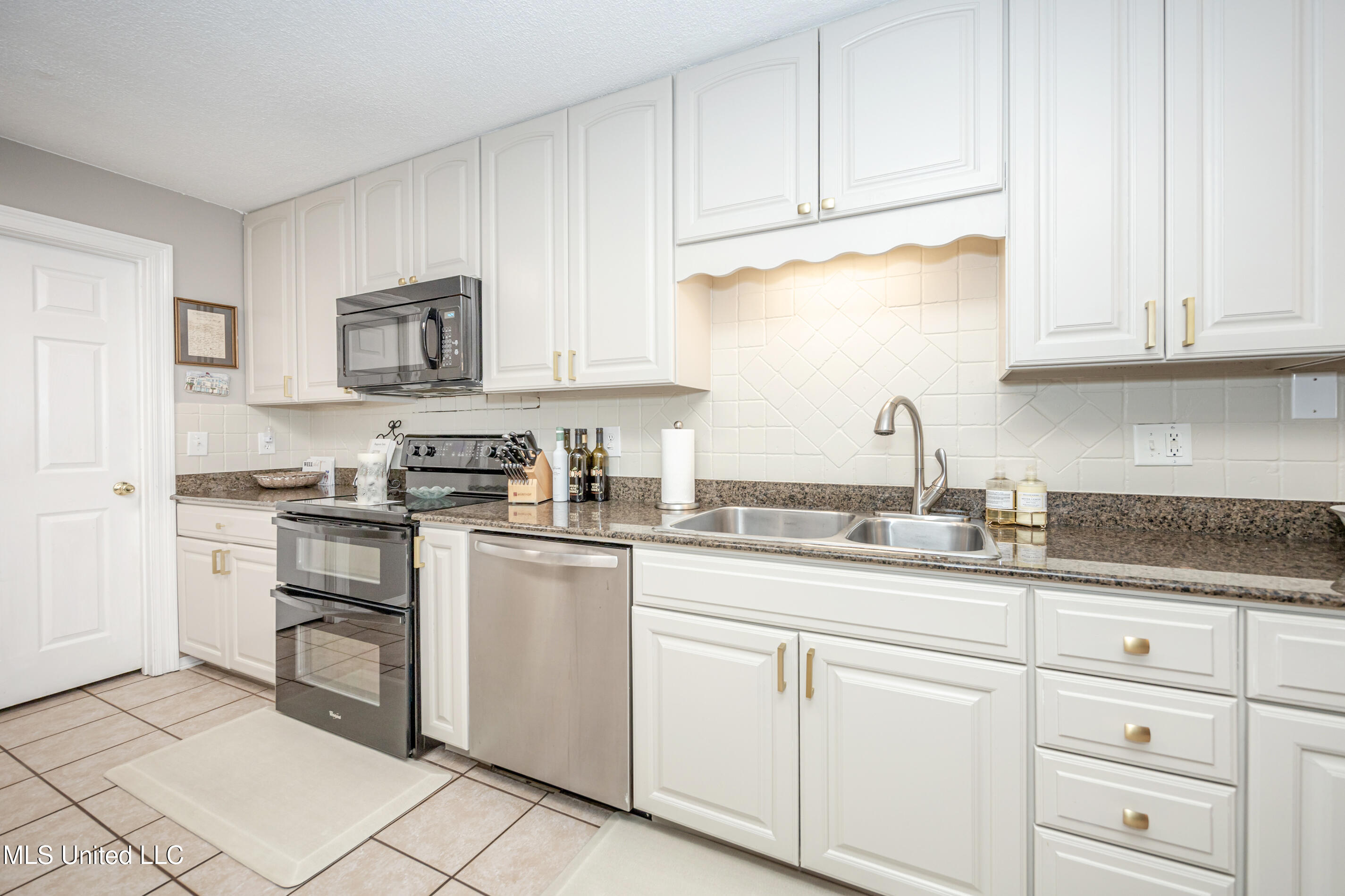 910 Warren Street Pascagoula, MS 39567 - Photo 21 of 52 IMG_4069