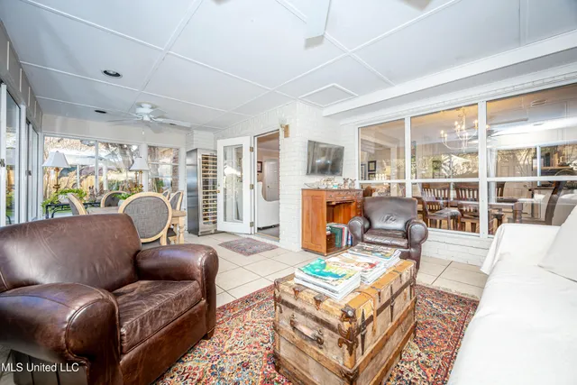 $359,900 | 910 Warren Street, Pascagoula, MS 39567