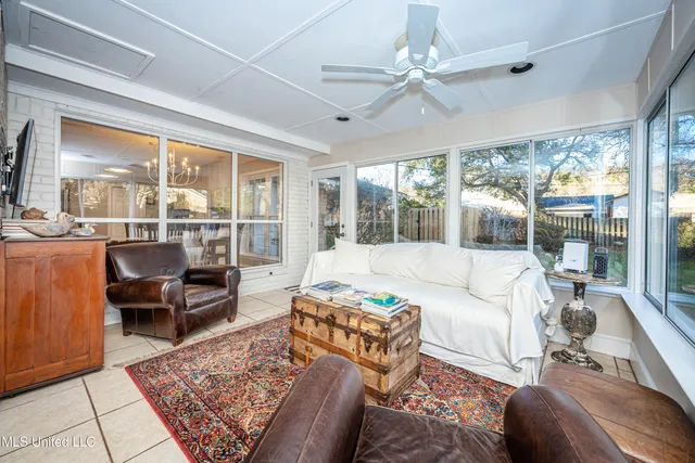 $359,900 | 910 Warren Street, Pascagoula, MS 39567