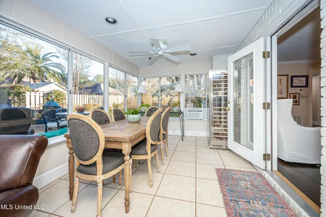 $359,900 | 910 Warren Street, Pascagoula, MS 39567